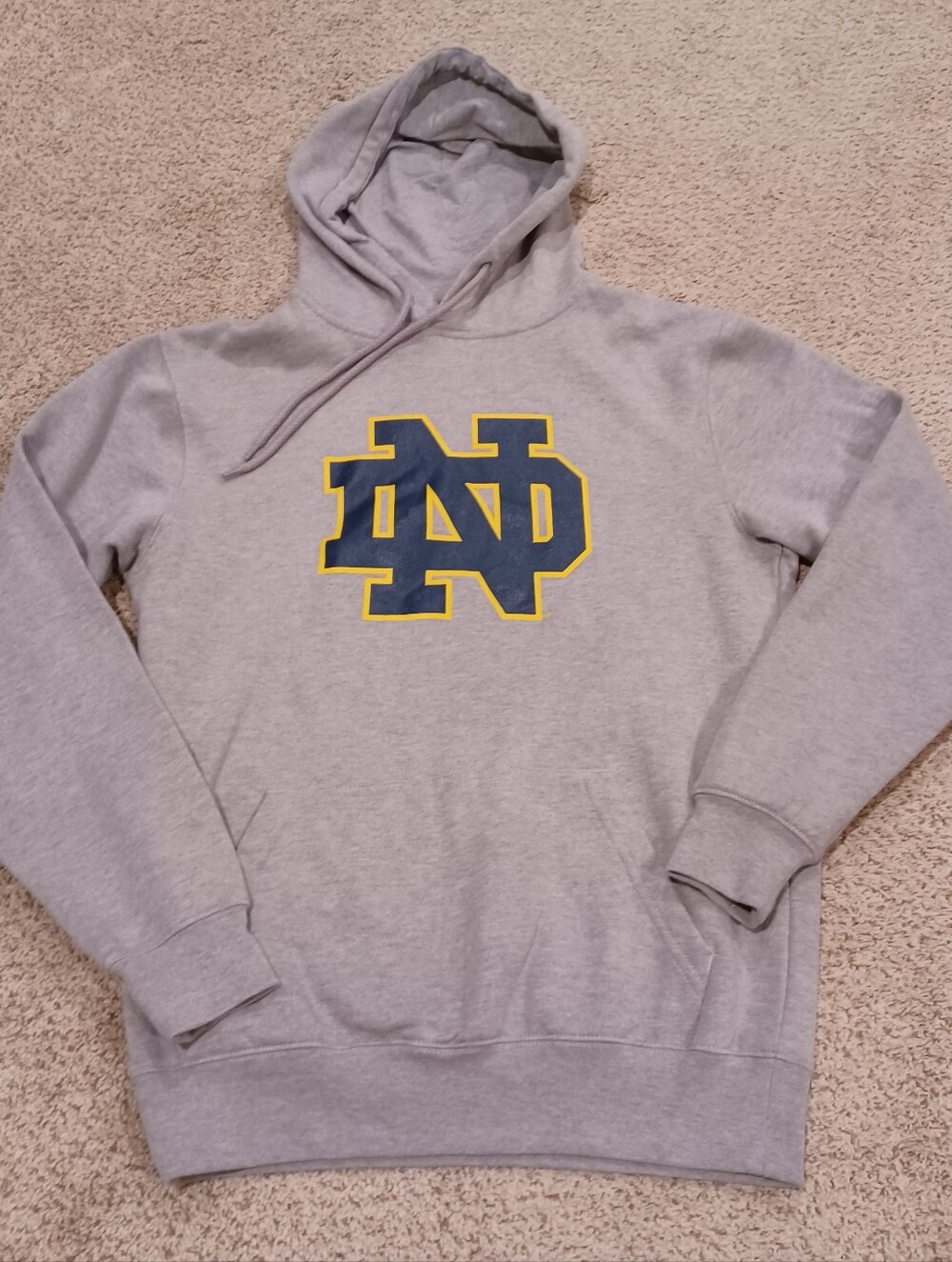 Notre Dame Men's Gray Hoodie with Navy & Gold Crest Size S - Picture 3 of 9